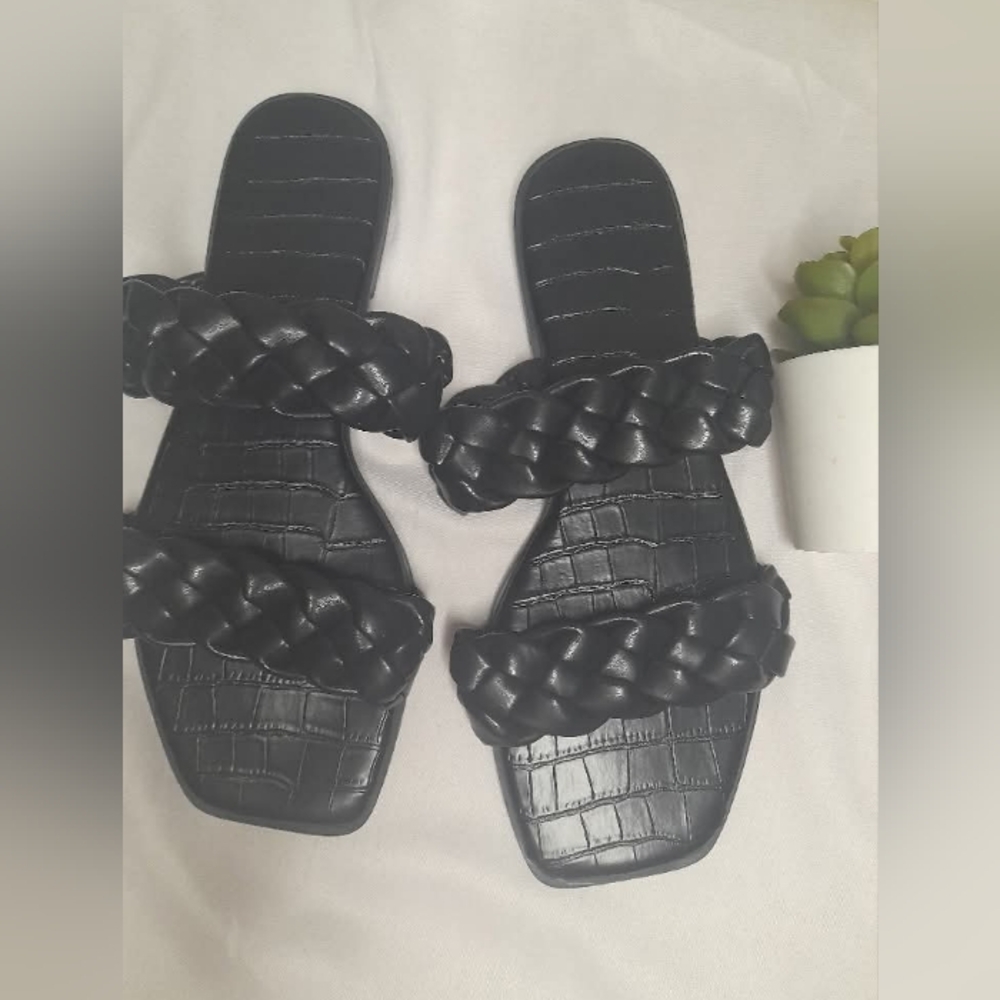 NEW Women's Black Braided Sandals